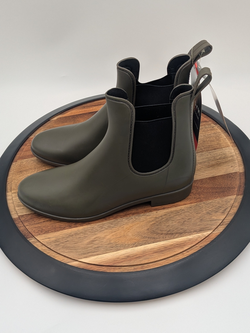 Storm by Cougar Chelsea Rain Boots Olive Green Waterproof Women’s Size 9